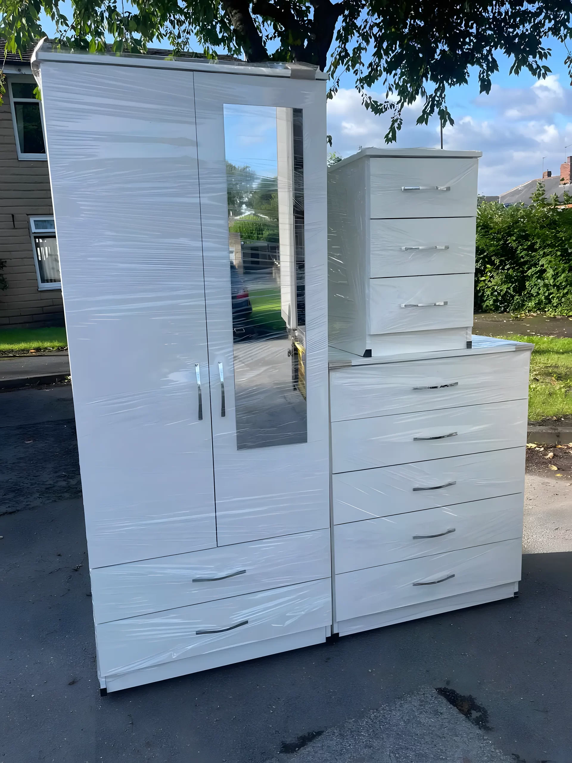2 Door Mirrored Wardrobe Set with 1 Chest and Sidetable 4 2 door mirrored wardrobe set with 1 chest and sidetable White