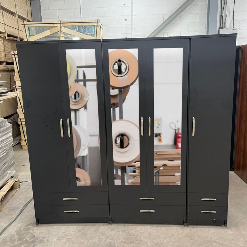Classic 5 door mirrored wardrobe with 3 mirrors and 6 drawers 1 Classic 5 door mirrored wardrobe with 3 mirrors and 6 drawers
