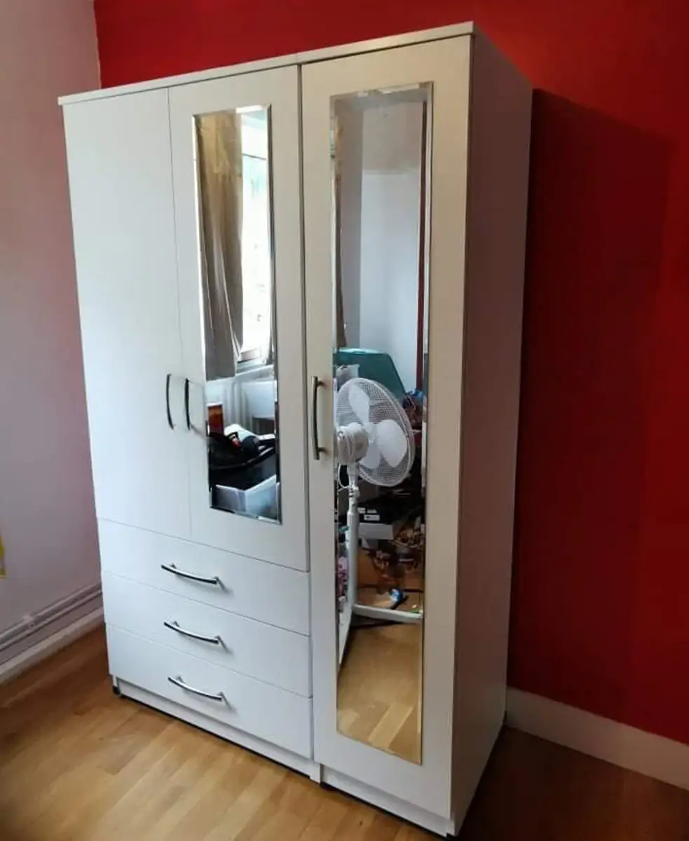 Elegant 3 door wardrobe with 2 mirrors and 3 drawers 1 Elegant 3 door wardrobe with 2 mirrors and 3 drawers